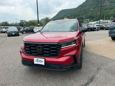 Used 2024 Honda Pilot Sport image 2
