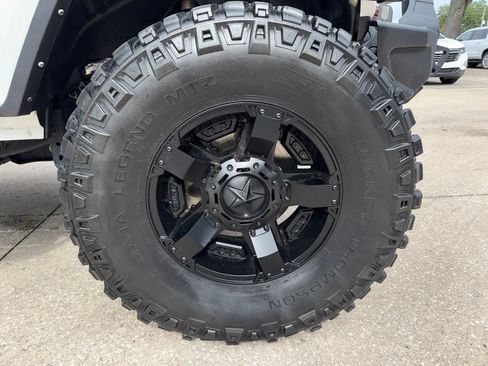 Used 2024 Jeep Gladiator Sport AWD/4WD image 47