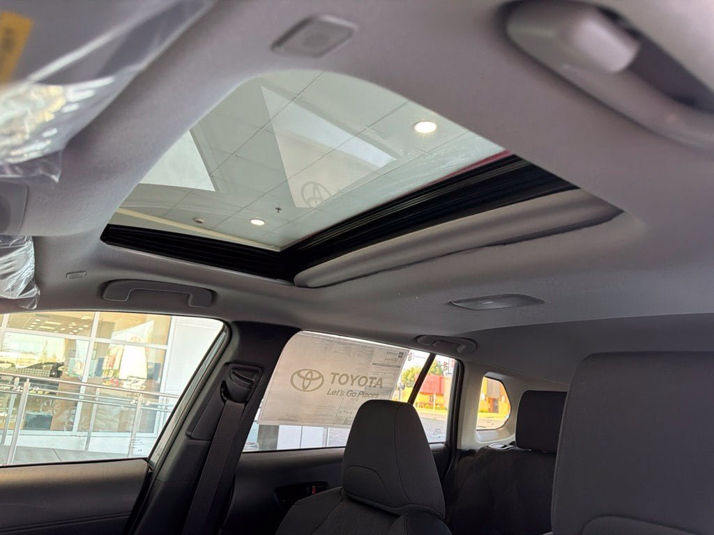 New 2026 Toyota Corolla Cross LE w/ Moonroof Package FWD image 19