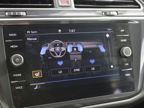 Used 2024 Volkswagen Tiguan SE image 36