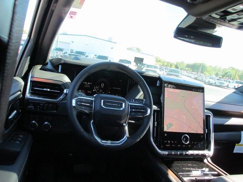 New 2026 GMC Yukon Denali w/ Sun & Power Step Package image 17