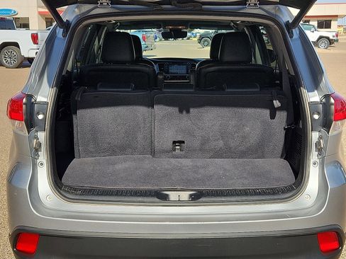 Used 2017 Toyota Highlander SE image 10