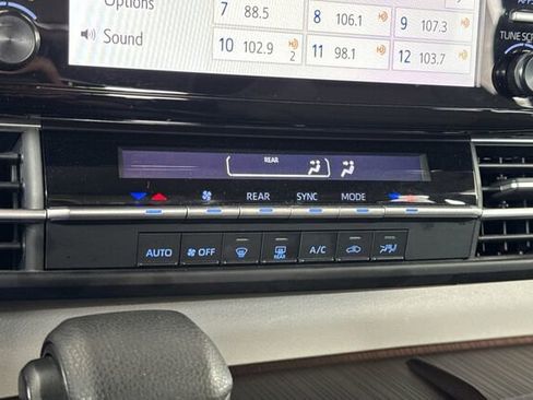 Used 2021 Toyota Sienna LE FWD image 18