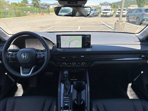 Used 2025 Honda Accord Touring image 13