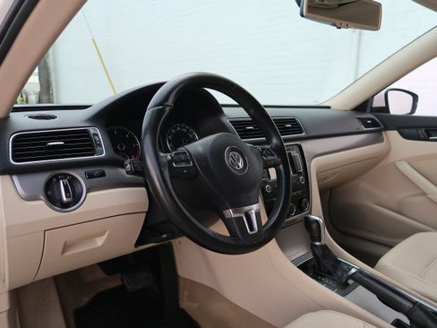 Used 2014 Volkswagen Passat TDI SE image 24