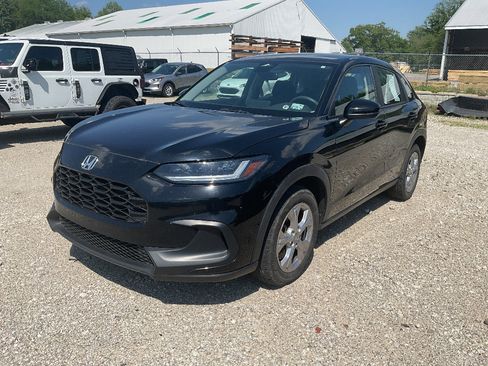 Used 2023 Honda HR-V LX image 3