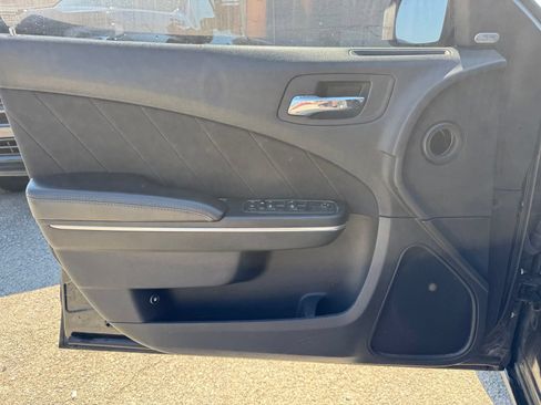 Used 2015 Dodge Charger SXT RWD image 12