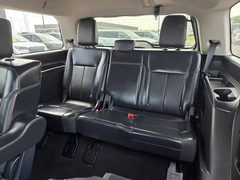 Used 2024 Ford Expedition XLT AWD/4WD image 19