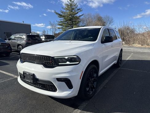 Used 2021 Dodge Durango SXT image 2