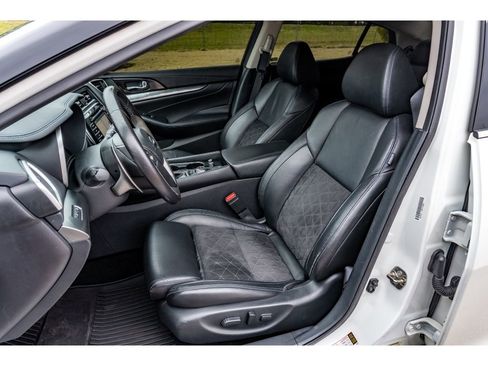 Used 2017 Nissan Maxima SR w/ Midnight Edition image 11