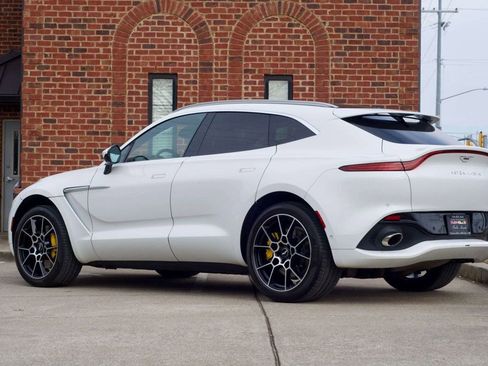Used 2022 Aston Martin DBX image 7