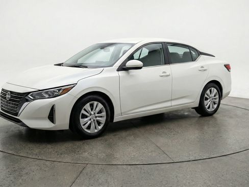 Used 2025 Nissan Sentra S FWD image 3