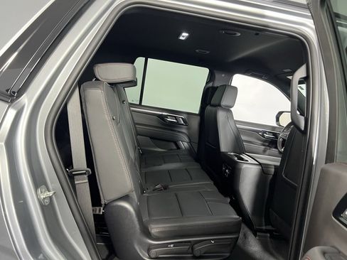 Used 2025 Chevrolet Tahoe RST image 28