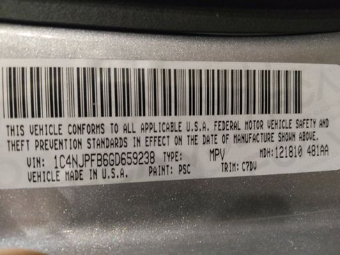 Used 2016 Jeep Patriot Latitude FWD image 33