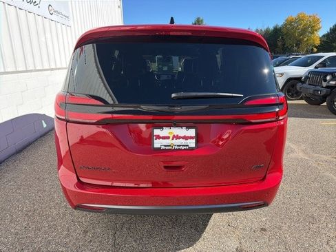 New 2026 Chrysler Pacifica Select image 7