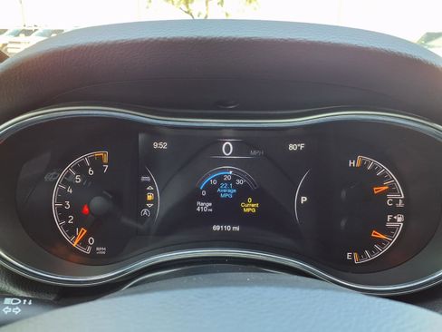 Used 2021 Jeep Grand Cherokee Laredo RWD image 26