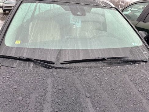 Used 2023 Toyota Highlander XLE image 22