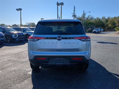 Used 2023 Nissan Pathfinder SV image 7