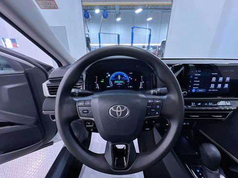 Used 2025 Toyota Camry LE FWD image 15