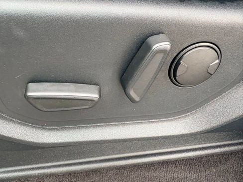 Used 2019 Ford F150 Lariat w/ Equipment Group 502A Luxury image 19