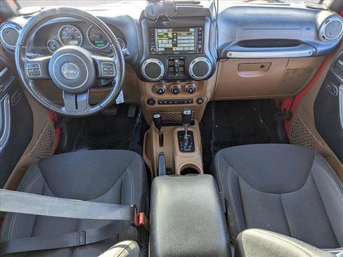 Used 2016 Jeep Wrangler Unlimited Rubicon w/ Connectivity Group image 18