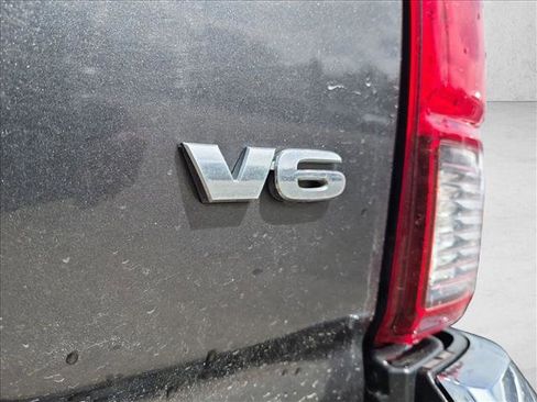 Used 2018 Toyota Tacoma SR5 RWD image 26