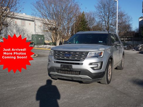 Used 2016 Ford Explorer XLT w/ Equipment Group 202A image 1