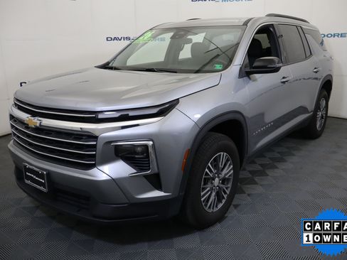 Used 2026 Chevrolet Traverse LT AWD/4WD image 12