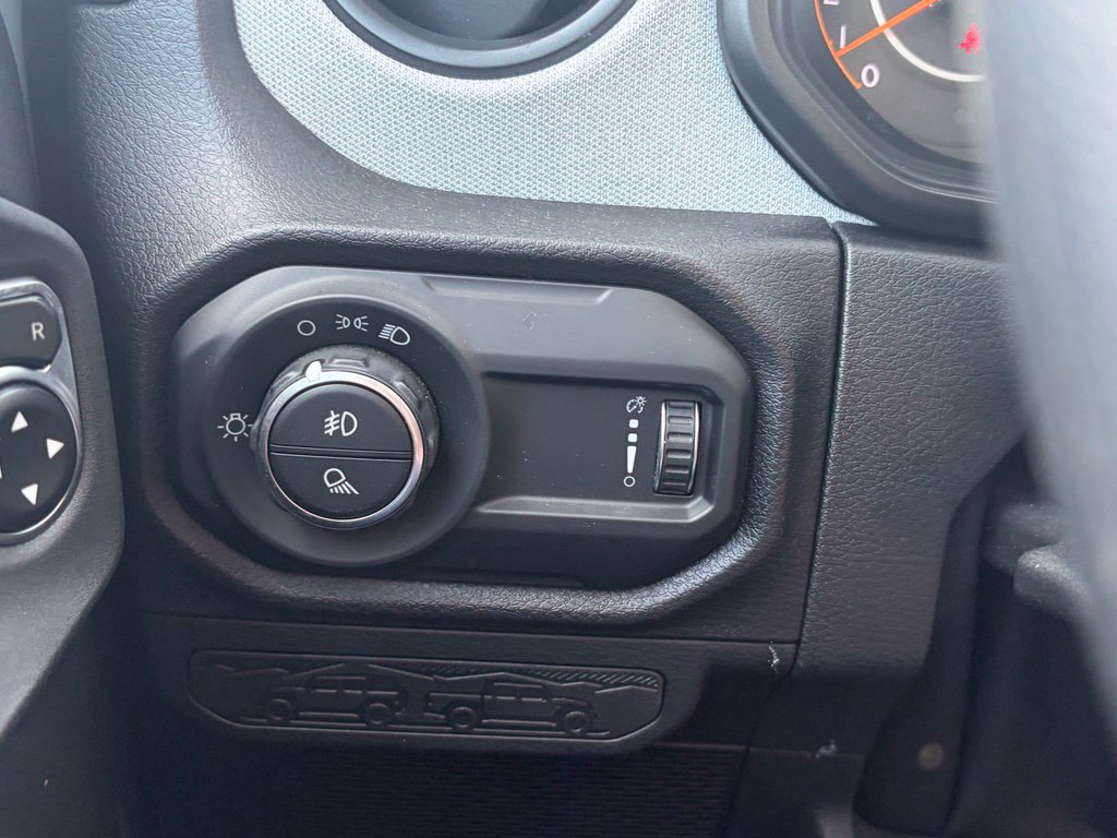 Certified 2024 Jeep Gladiator Sport AWD/4WD image 46