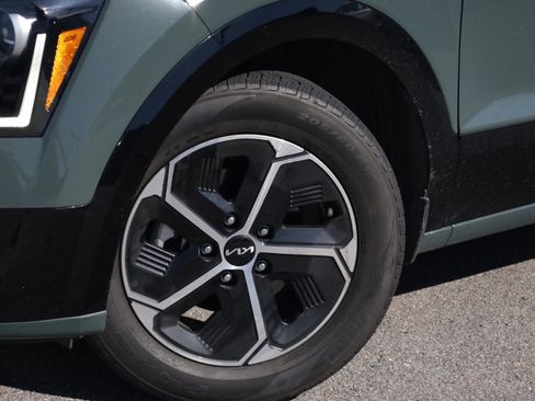 Used 2023 Kia Niro FWD image 22