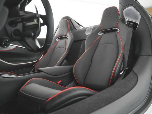 New 2025 McLaren Artura Spider image 8