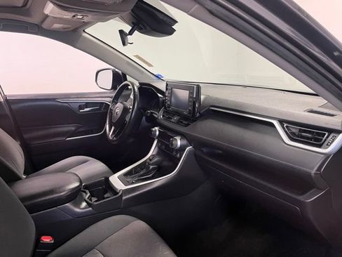 Used 2020 Toyota RAV4 XLE w/ Convenience Package image 11