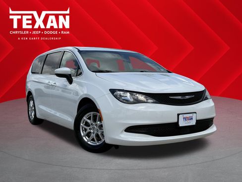 Used 2023 Chrysler Voyager LX FWD image 1