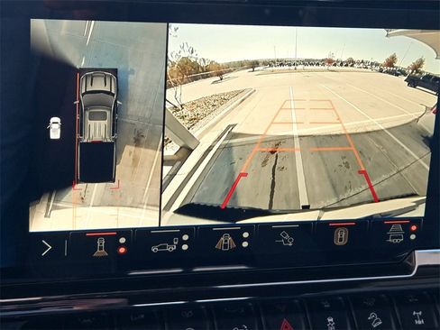 Used 2025 Chevrolet Silverado 1500 ZR2 image 19