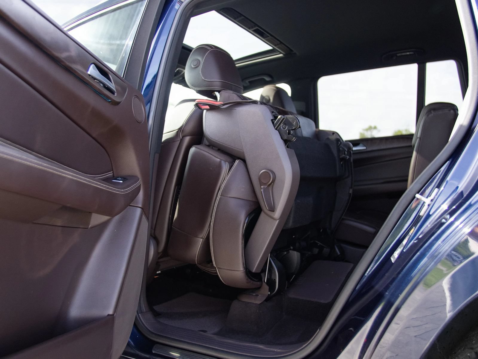 Used 2017 Mercedes-Benz GLS 450 4MATIC w/ Premium Package image 32