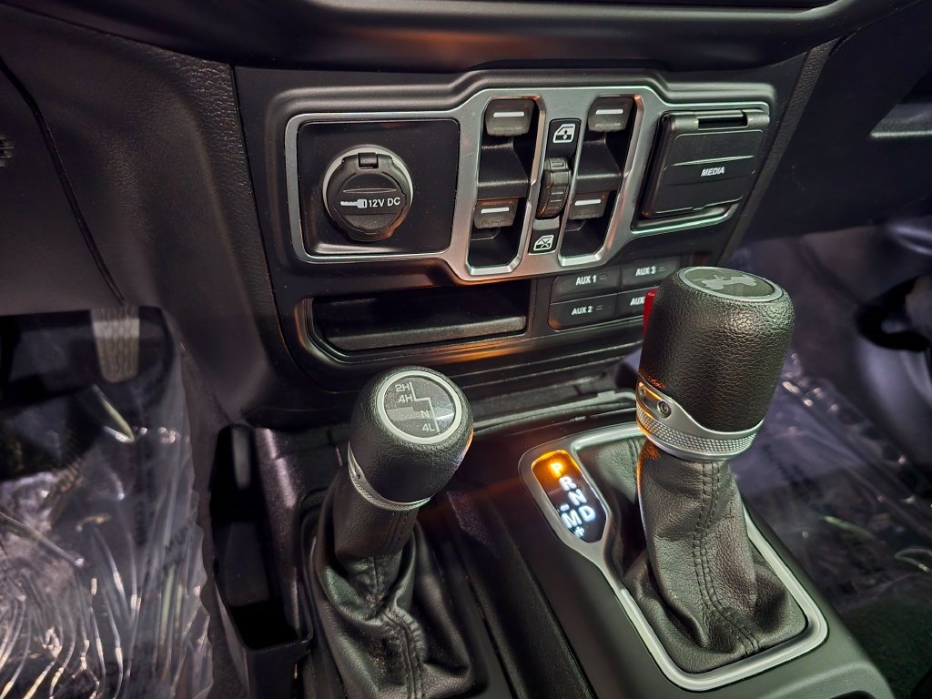 Used 2020 Jeep Wrangler Unlimited Sport AWD/4WD image 29