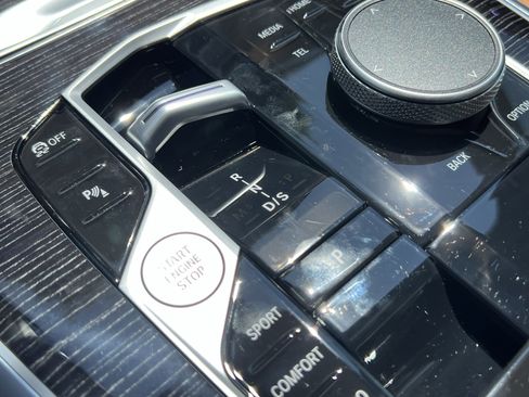 Used 2026 BMW X5 sDrive40i w/ M Sport Package image 29