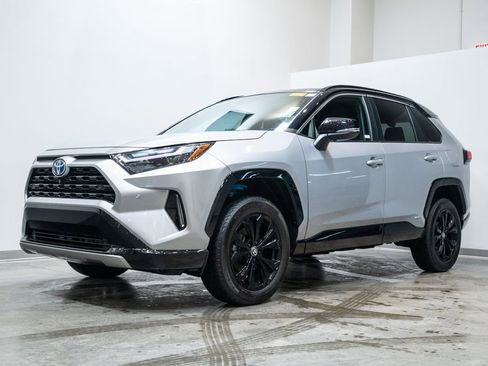 Certified 2022 Toyota RAV4 XSE image 3