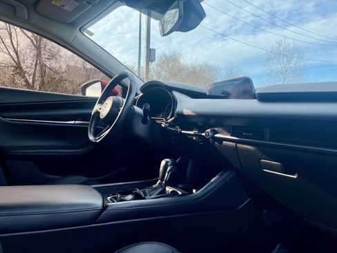 Used 2022 MAZDA MAZDA3 s image 13