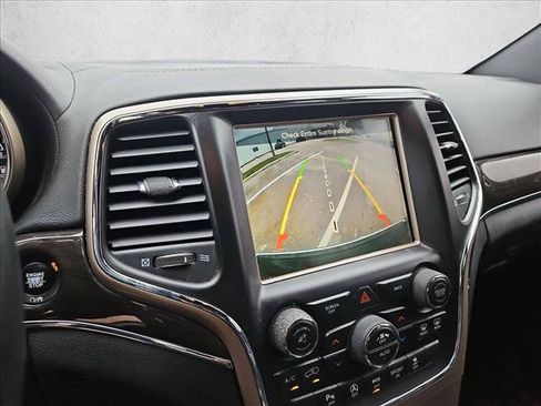 Used 2017 Jeep Grand Cherokee Overland RWD image 13