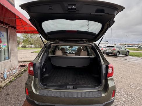 Used 2015 Subaru Outback 2.5i Premium AWD/4WD image 14