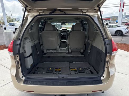 Used 2012 Toyota Sienna LE FWD image 6