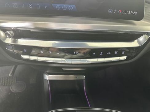 Used 2023 Cadillac Lyriq AWD image 23