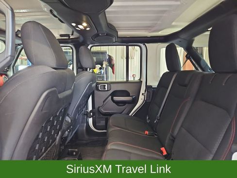Used 2019 Jeep Wrangler Unlimited Rubicon w/ Dual Top Group AWD/4WD image 27