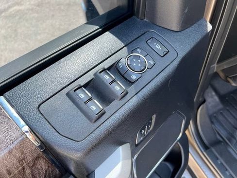 Used 2017 Ford F250 Lariat w/ Lariat Ultimate Package AWD/4WD image 21