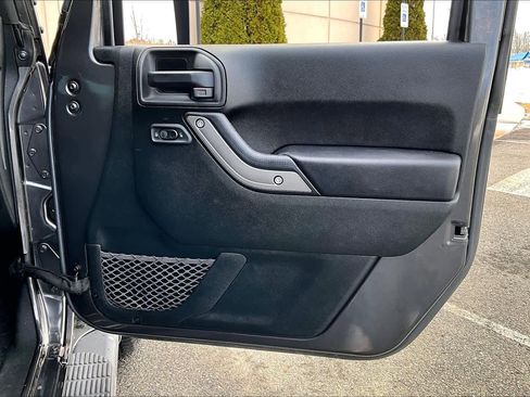 Used 2018 Jeep Wrangler Sport image 23