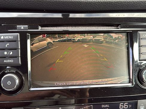 Used 2018 Nissan Rogue SV AWD/4WD image 14