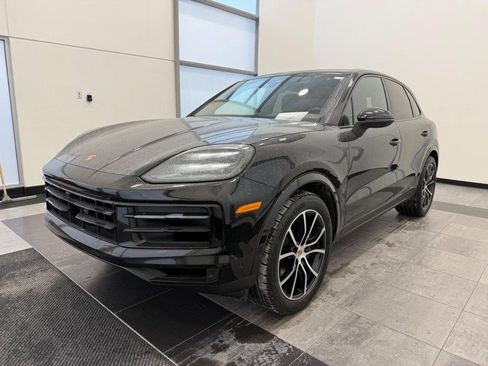 Certified 2025 Porsche Cayenne image 1