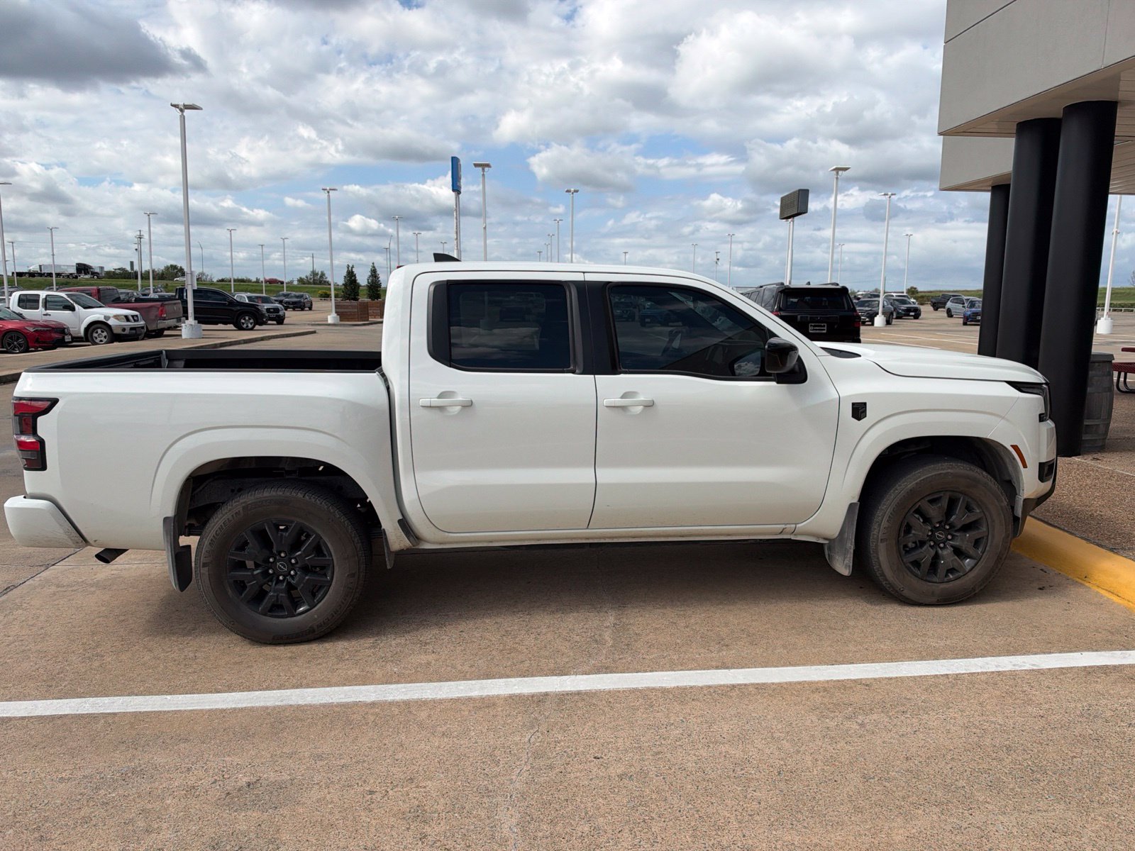 Used 2026 Nissan Frontier SV w/ Tow Package AWD/4WD image 6