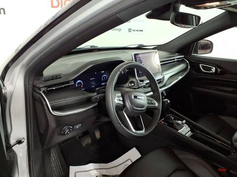Used 2024 Jeep Compass Limited w/ High Altitude Package AWD/4WD image 12
